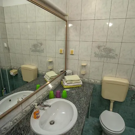 Fredi Apartman *