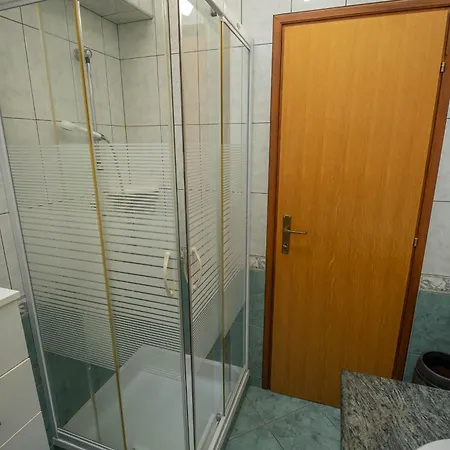Apartment Fredi *